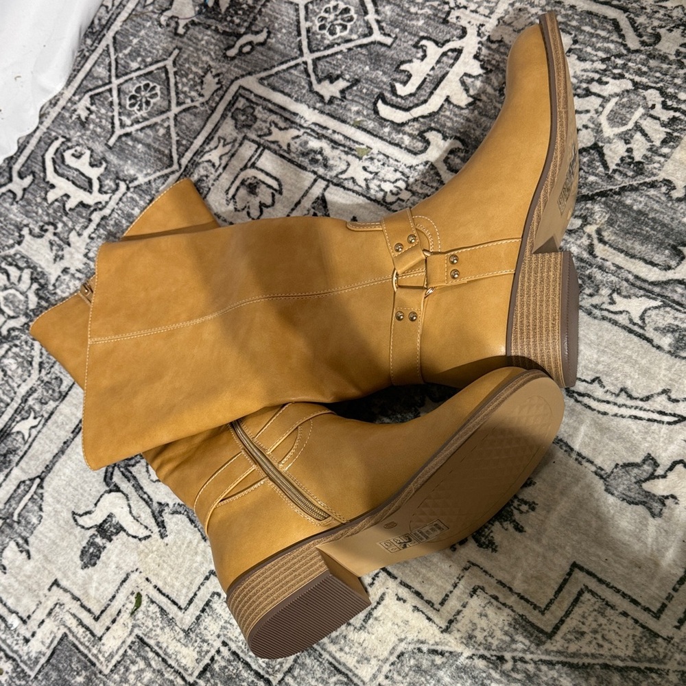 Pierre Dumas Tan Heeled Boots - Picture 5 of 5